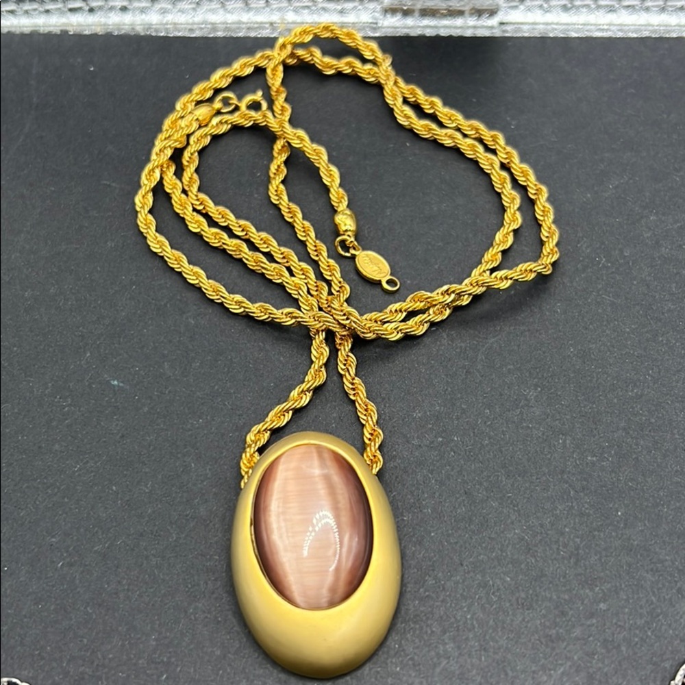 Napier chain tan cats eye necklace